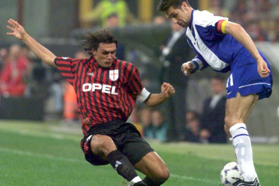 Michael Preetz im Duell mit Milan-Legende Paulo Maldini während des Champions-League-Spiels beim AC Mailand (1:1).
