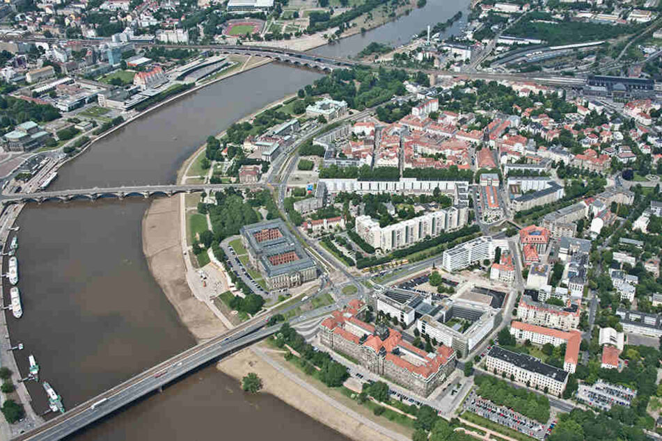 Die neue Fernwärmetrasse ab 2020 verläuft durch die Dresdner Innenstadt
und unter der Elbe.