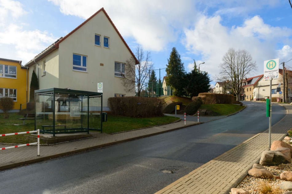 Hier an der Hauptstraße im Wilsdruffer Ortsteil Oberhermsdorf geschah das tragische Unglück.