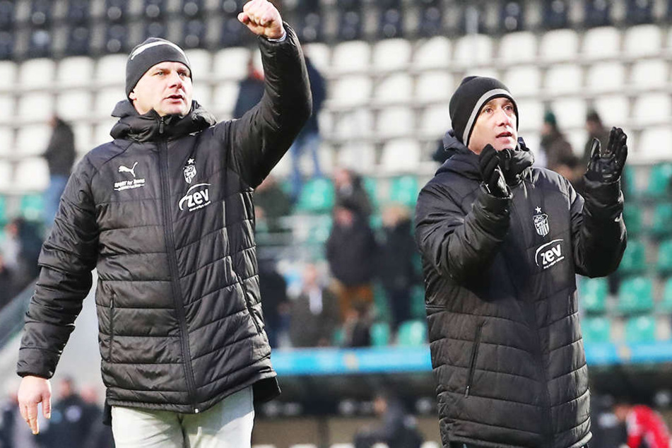 Vorgaben umgesetzt! FSV-Coach Joe Enochs (r.) konnte seinem Team zurecht applaudieren.