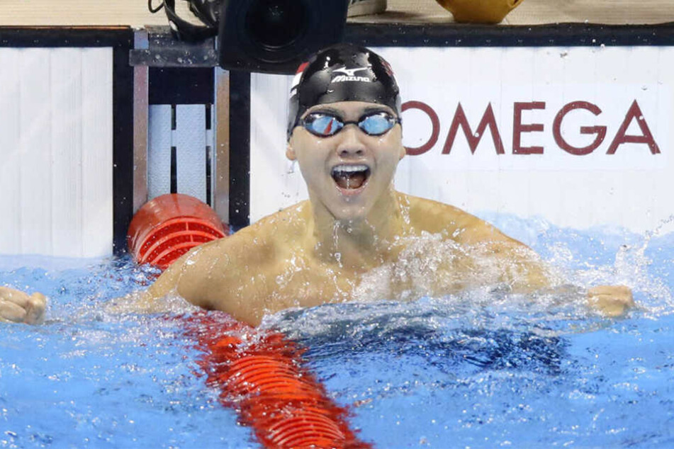 Joseph Schooling (21) hat die Goldmedaille über 100m Schmetterling gewonnen.