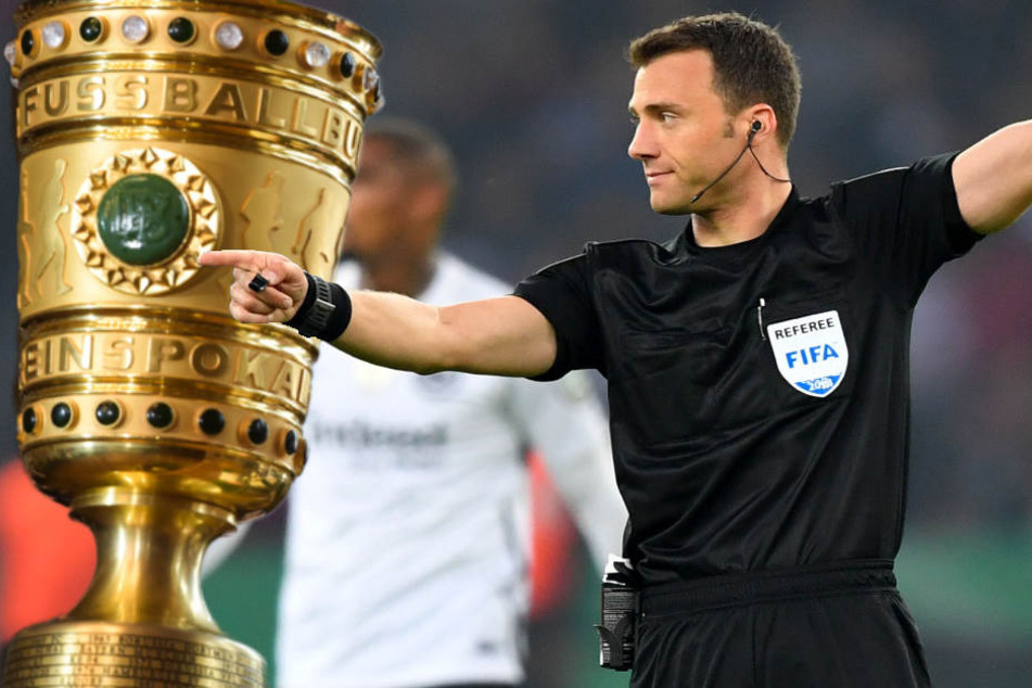 Felix Zwayer entschied sich in der Nachspielzeit gegen einen Elfmeter für Bayern.