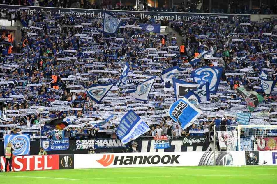 Während des Spiels gaben die Schalker Fans Vollgas.