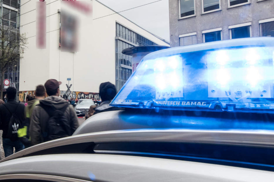 Die Polizei rückte mit mehreren Einheiten an, um die jugendlichen Gruppen unter Kontrolle zu bekommen. (Symbolbild)