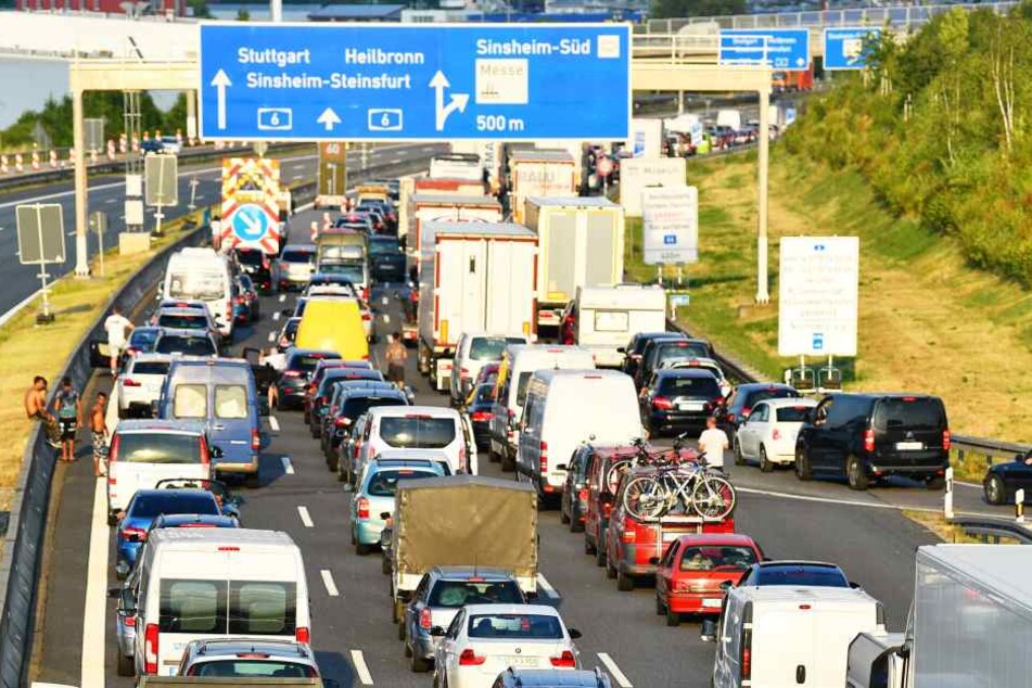 Die Vollsperrung auf der A6 wurde nach Abschluss der Bauarbeiten nun wieder aufgehoben. (Symbolbild)