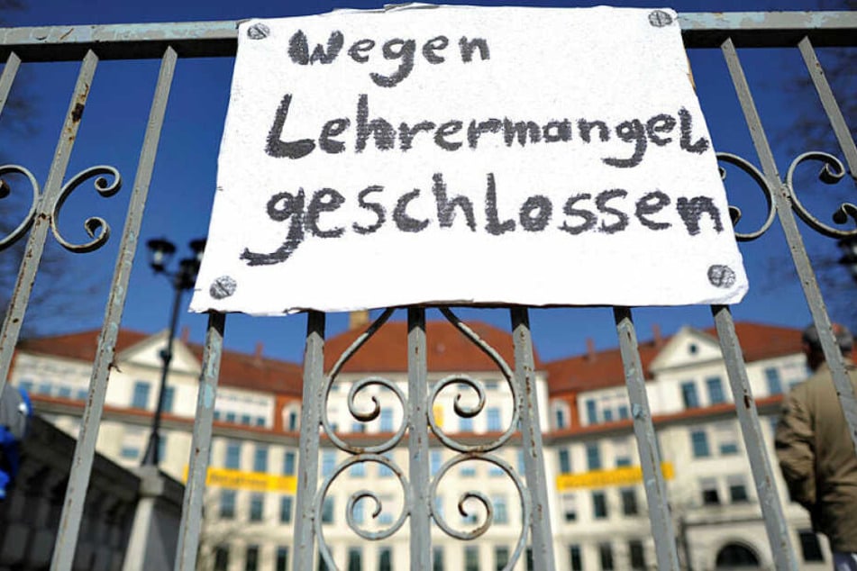 Der Lehrermangel in Sachsen wird auch im neuen Schuljahr zu Unterrichtsausfall führen. (Symbolbild)