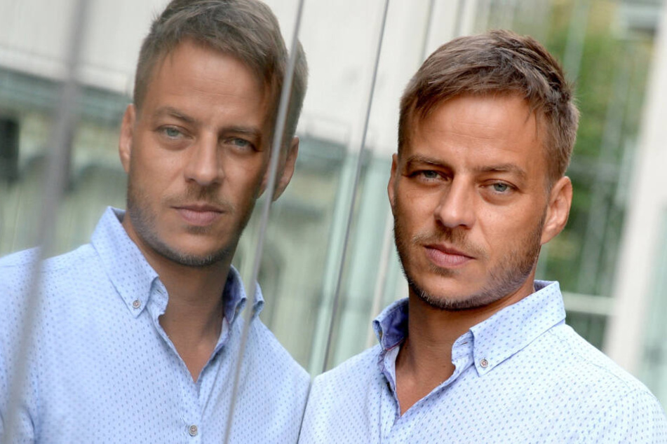Inspiriert von seinem Onkel wollte Serienstar Tom Wlaschiha (45) ursprünglich Musiker werden.