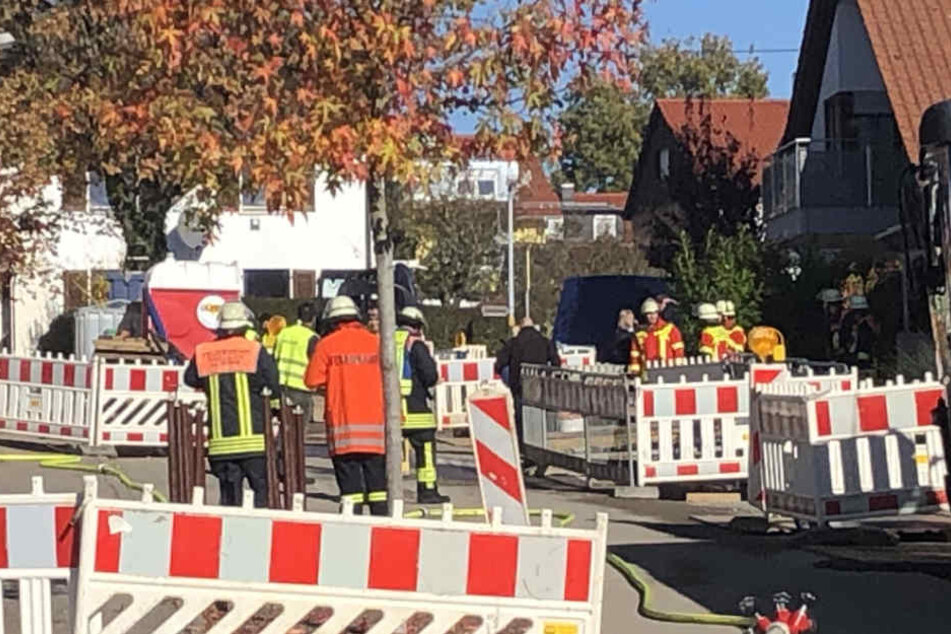 Die Menschen in der Umgebung mussten ihre Häuser verlassen.