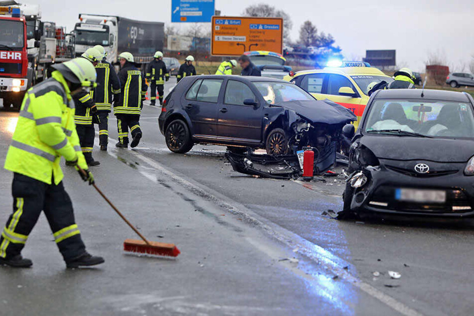 Die Straße war für knapp eine Stunde gesperrt.