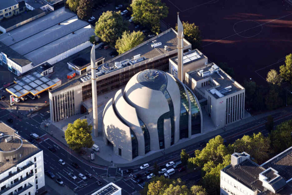 Die Kölner Ditib-Zentralmoschee in Ehrenfeld.