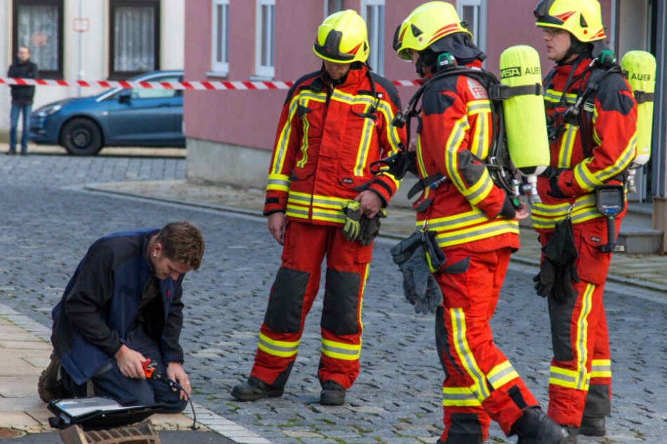 Solange die genauen Ursachen des Brandes nicht bekannt sind, dürfen die Bewohner ihre Wohnungen aus Sicherheitsgründen nicht betreten.
