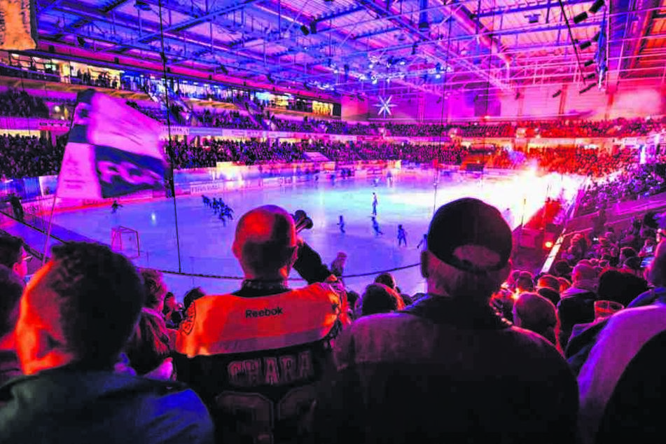 Können sich die Eislöwen in der kommenden Saison die Arena noch leisten? Die Mietverhandlungen mit der Stadt laufen derzeit.