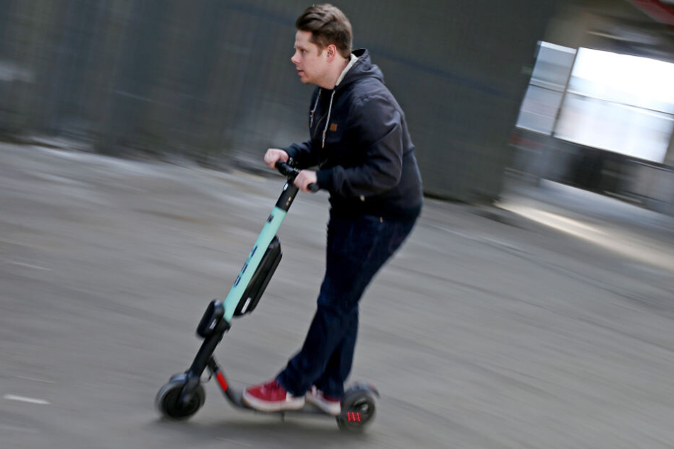 Elektro-Scooter erreichen eine Geschwindigkeit von bis zu 20 km/h.