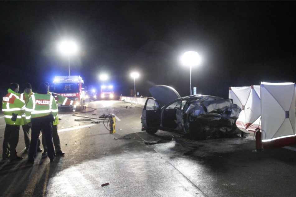 Die Unglücksstelle auf der A8 am Mittwochabend.