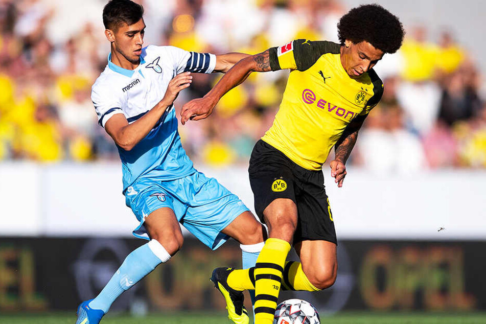 Axel Witsel (r.) im BVB-Trikot beim Testspiel gegen Lazio Rom.