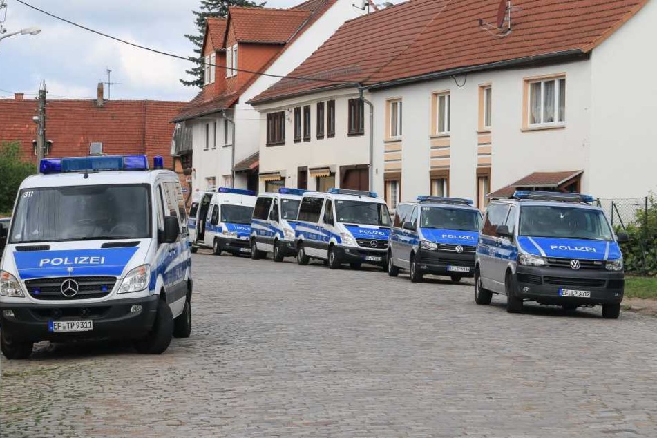 Die Polizei war mit einem Großaufgebot in Gebensee vor Ort.