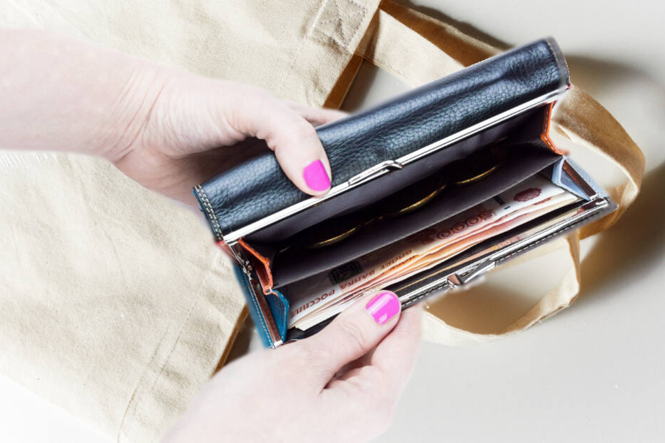 Das hätte nicht jeder gemacht: Frau gibt Stofftasche mit Mega-Geldsumme zurück