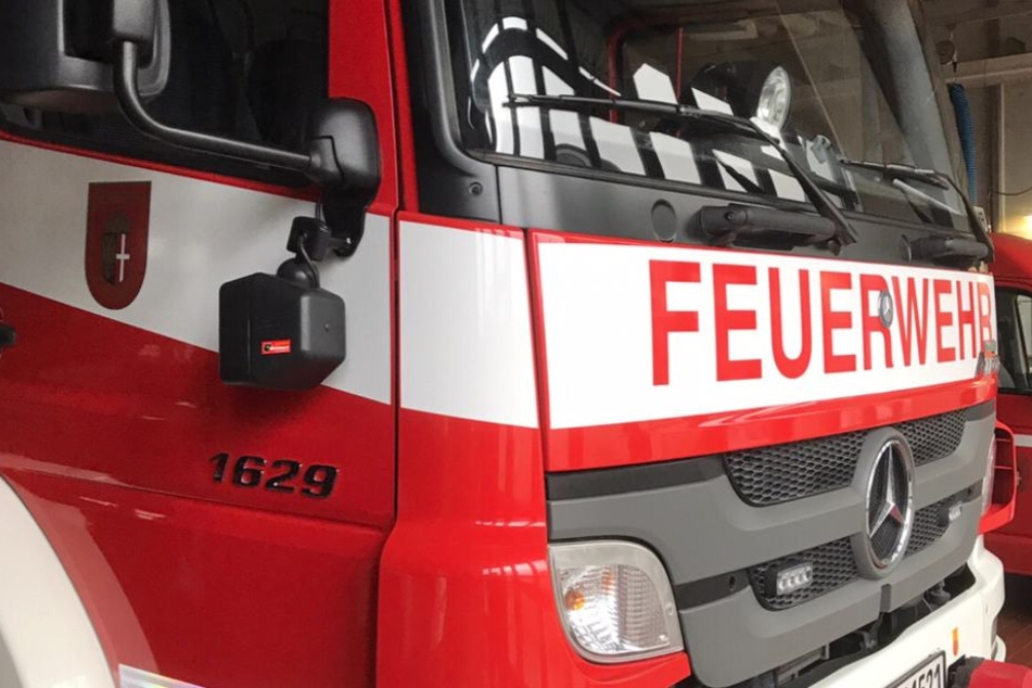 Die Feuerwehr verhinderte eine Brandausbreitung (Symbolbild).