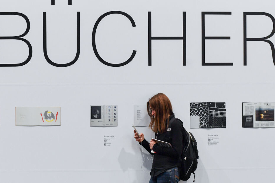 Von Linolschnitten über Bildgedichte bishin zu Fotomontagen zeigt die Ausstellung Bücher und Zeitschriften aus der Tschechoschoslowakischen Republik. (Symbolbild)
