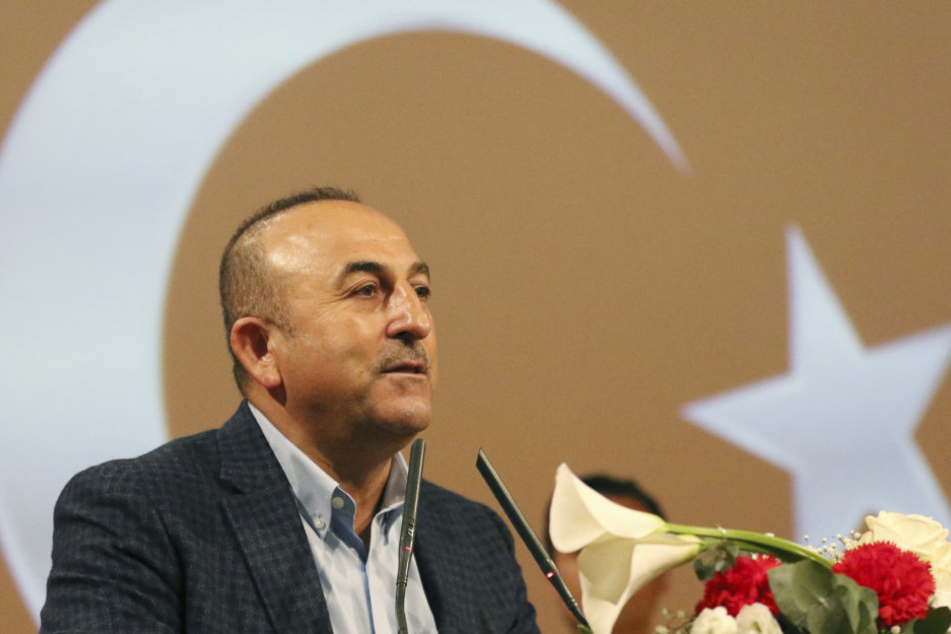 Der türkische Außenminister Mevlut Cavusoglu bei seinem Wahlkampfauftritt im französischen Metz.