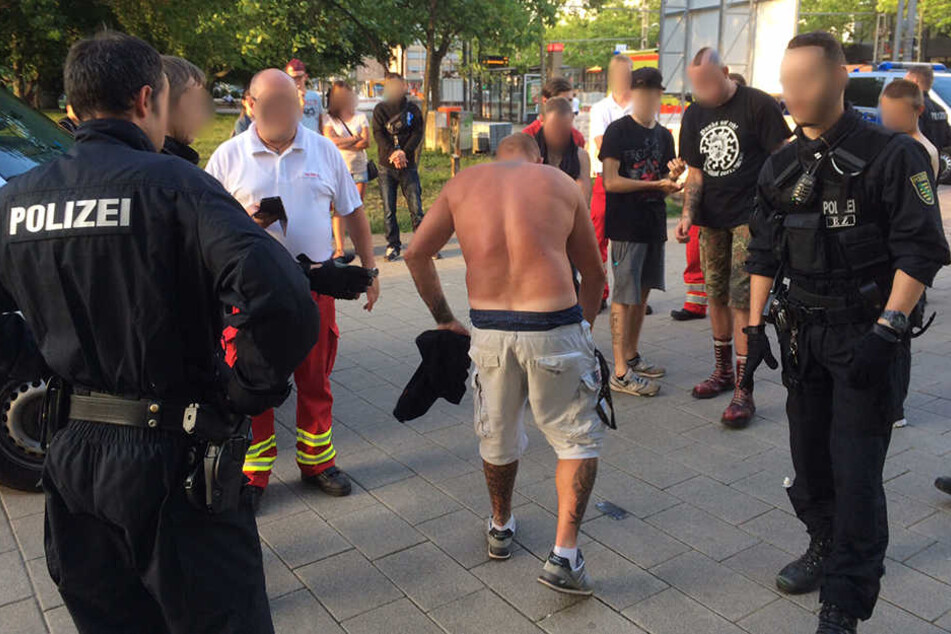 Der 33-jährige Deutsche (Mitte) wurde durch eine Eisenstange verletzt.