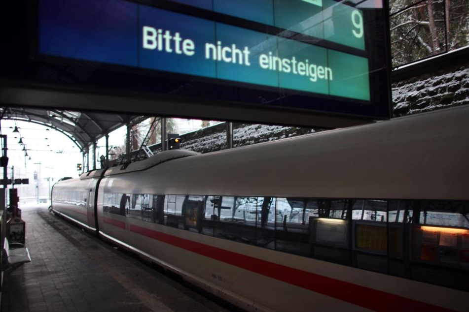 Ein ICE am Bahnhof in Aachen. (Archiv)