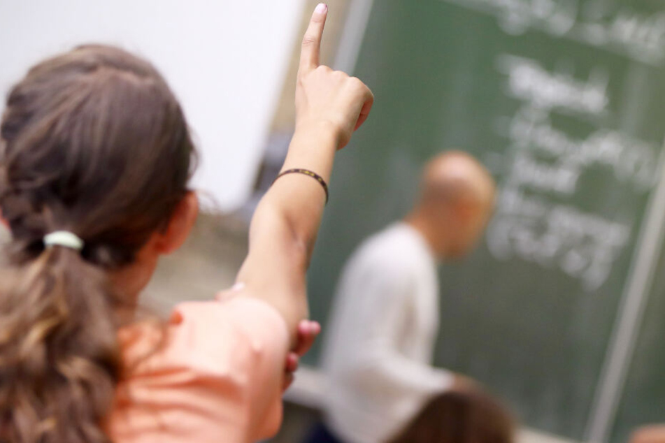 Die Kinder und Jugendlichen arbeiten in der Schule an ihrer Zukunft. (Symbolbild)