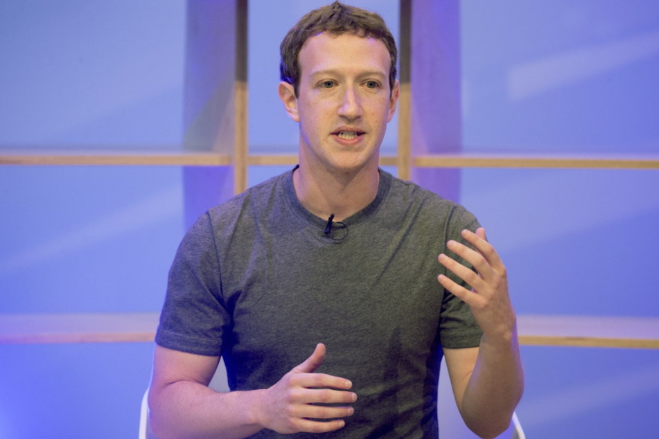 Facebook-Chef Mark Zuckerberg (32).