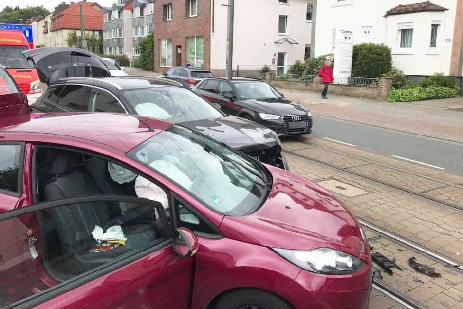 Der Verkehr wurde an der Unfallstelle vorbeigeleitet.