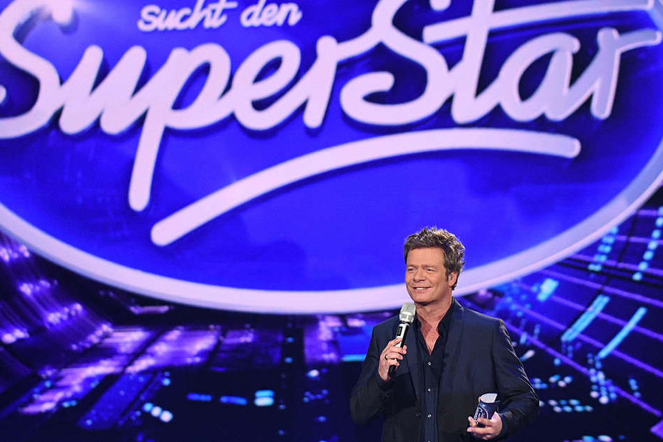 Schon wieder eine Absage für die 2017er DSDS-Tour... Diesmal trifft es Löbau. Oliver Geissen moderierte die letzte Staffel.