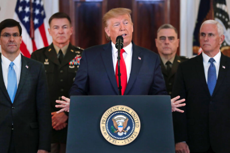 US-Präsident Donald Trump (Mi.), wandte sich am Mittwoch in einer Ansprache aus dem Grand Foyer des Weißen Hauses an die Nation.