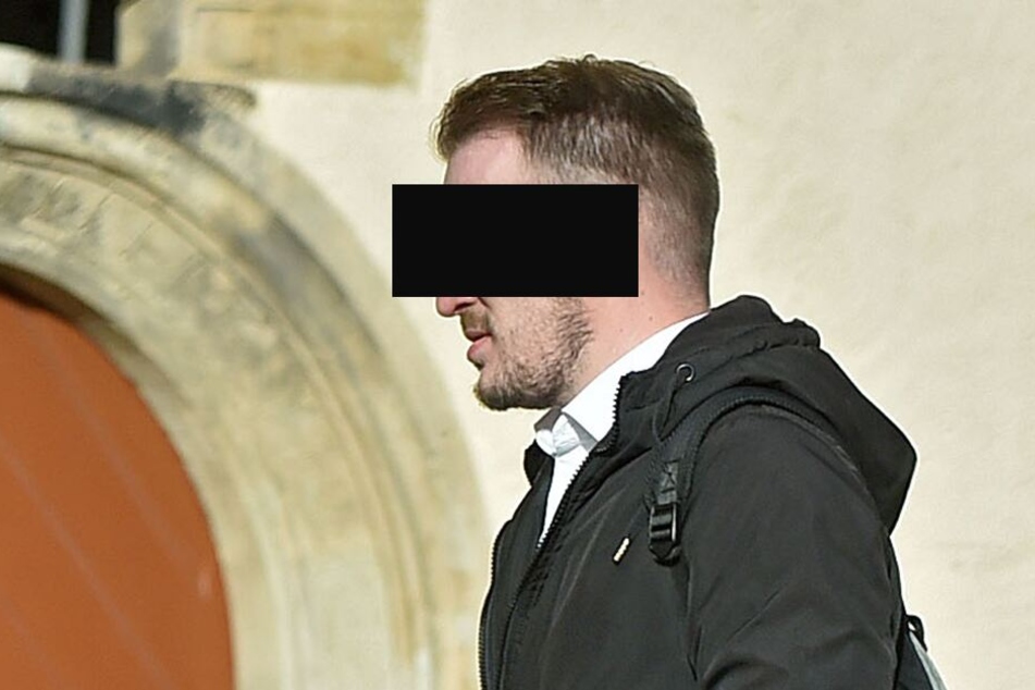 Stephan W. (28) aus Kreischa auf dem Weg zur Verhandlung.