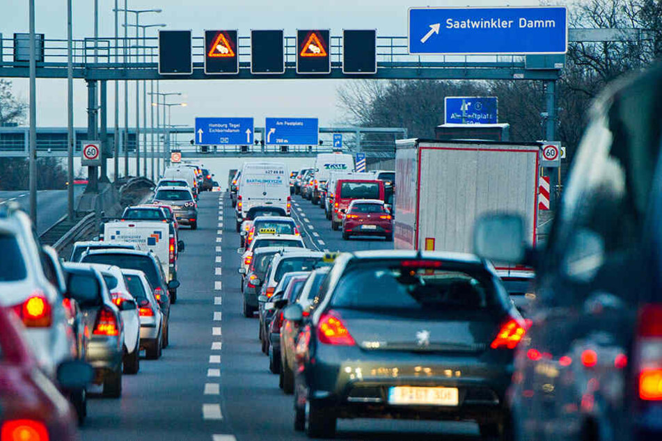 Mit Staus auf den bebauten Abschnitten der A113, der A100 und der Verbindungsbrücke von der A100 bis zur A115 sollte gerechnet werden (Symbolbild).