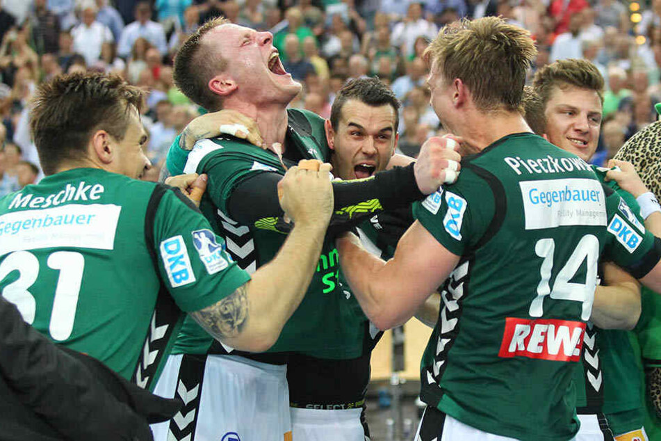 Jubel bei den Spielern des DHfk: Sie fuhren in Hannover den 4. Sieg in Folge ein.