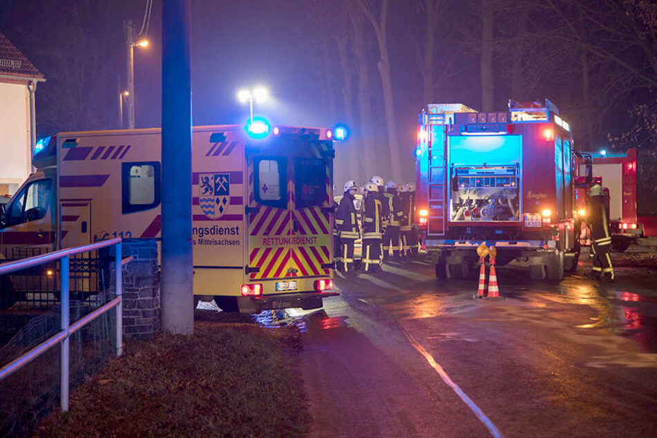 Für die Bergungsarbeiten musste die Hauptstraße voll gesperrt werden.