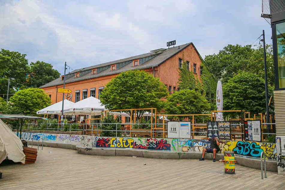 Am Sonntagvormittag hat ein 29-jähriger Tunesier auf der Alaunstraße eine 32-jährige Frau mit einem Messer schwer verletzt. (Symbolbild)