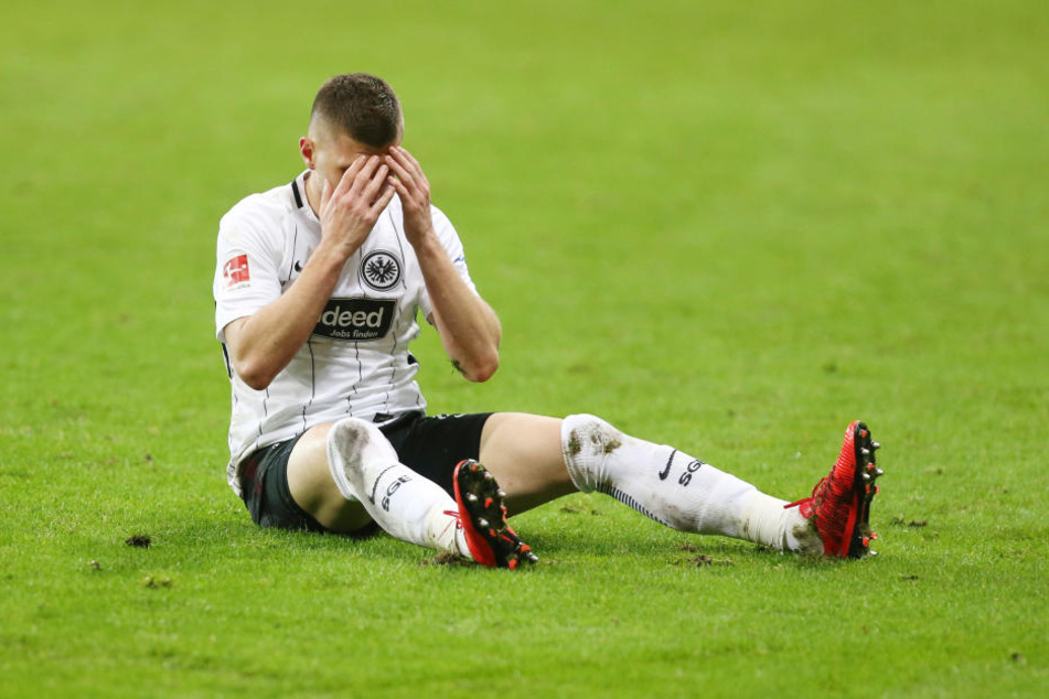 Ungewohntes Gefühl: Ante Rebic kann die Niederlage der Eintracht nicht fassen.
