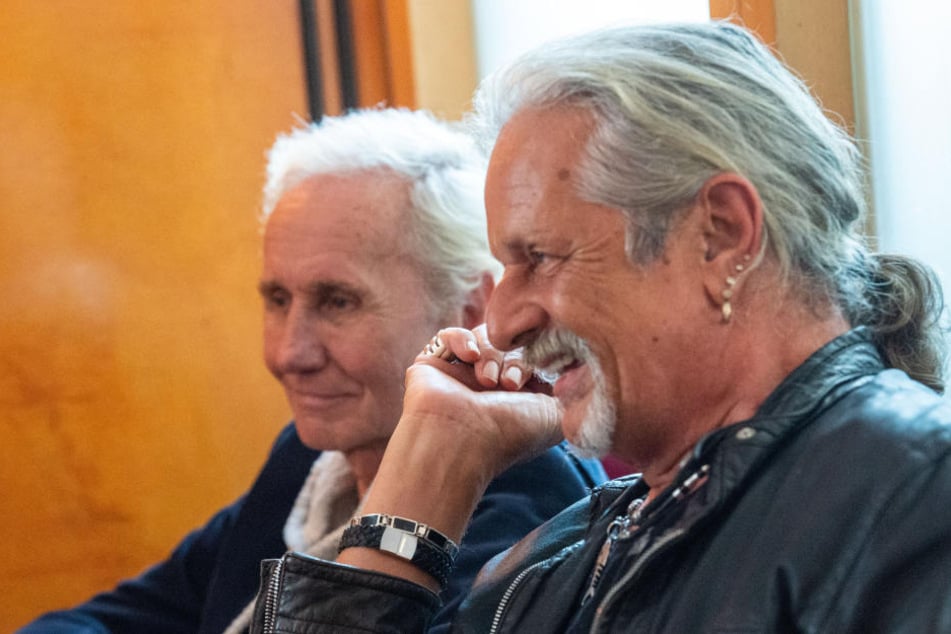 Klaus Eberhartinger (68, l) und Thomas Spitzer (65, r) von EAV bei einem Interview.