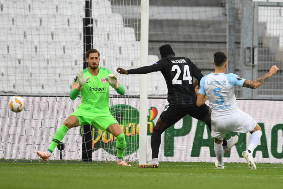 Lucas Ocampos (rechts) erzielt die Führung für die Gastgeber.