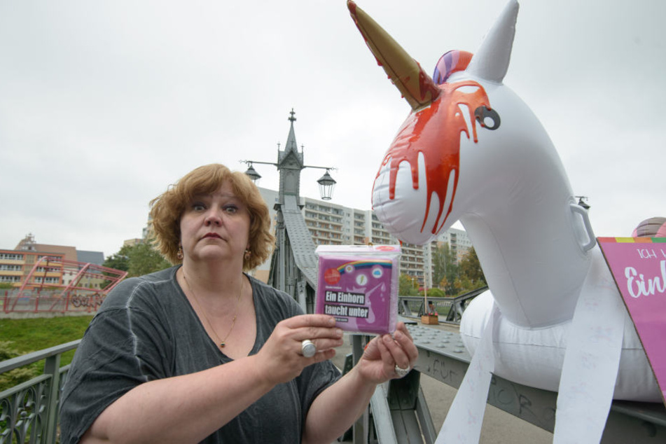 "Ein Einhorn taucht unter" - Claudia Puhlfürst und ihre Anleitung für die Entsorgung der Fabelwesen.