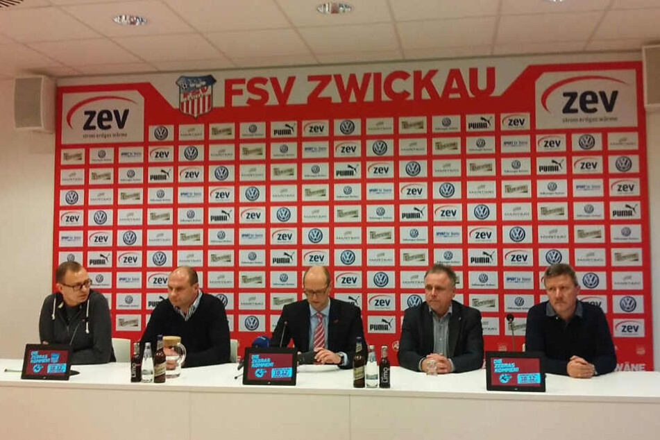 Von Links: Daniel Sacher, David Wagner, Tobias Leege, Frank Fischer und Ingo Kursawe