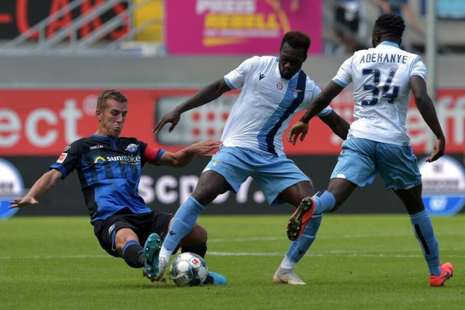 Innenverteidiger Uwe Neuhaus (l.) will sich gegen den SV Rödinghausen auch ins Zeug legen.