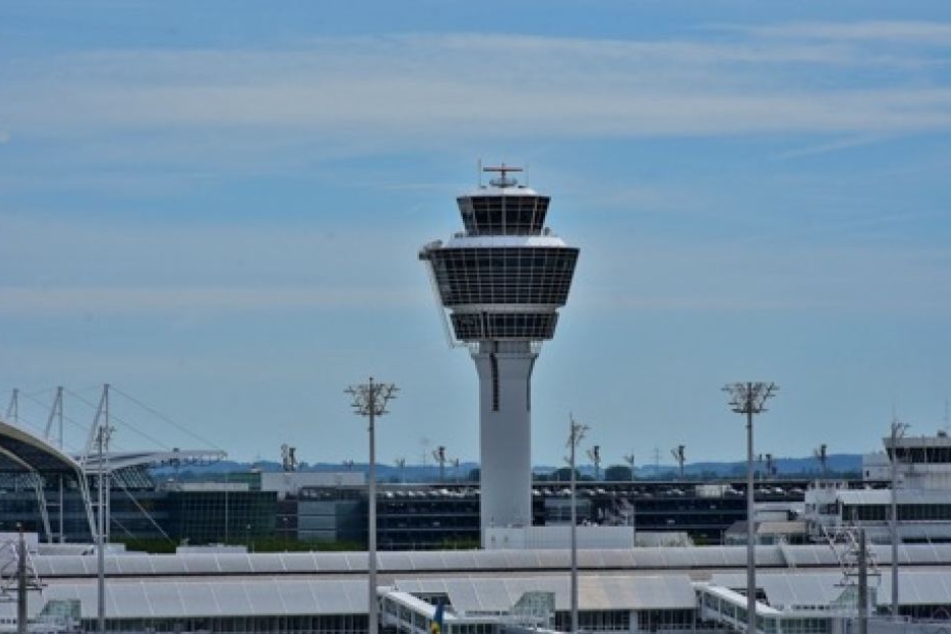 Tower am Flughafen München.