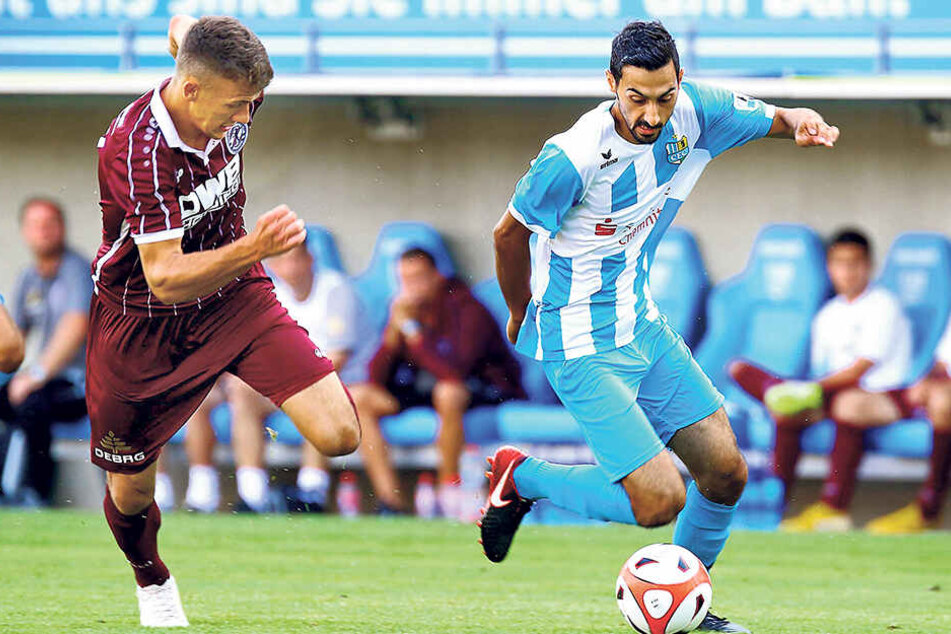 CFC-Offensivmann Rafael Garcia (r.) will gegen Chris Reher und dessen BFC Dynamo heute Abend auch für mehr Entlastung nach vorn sorgen.