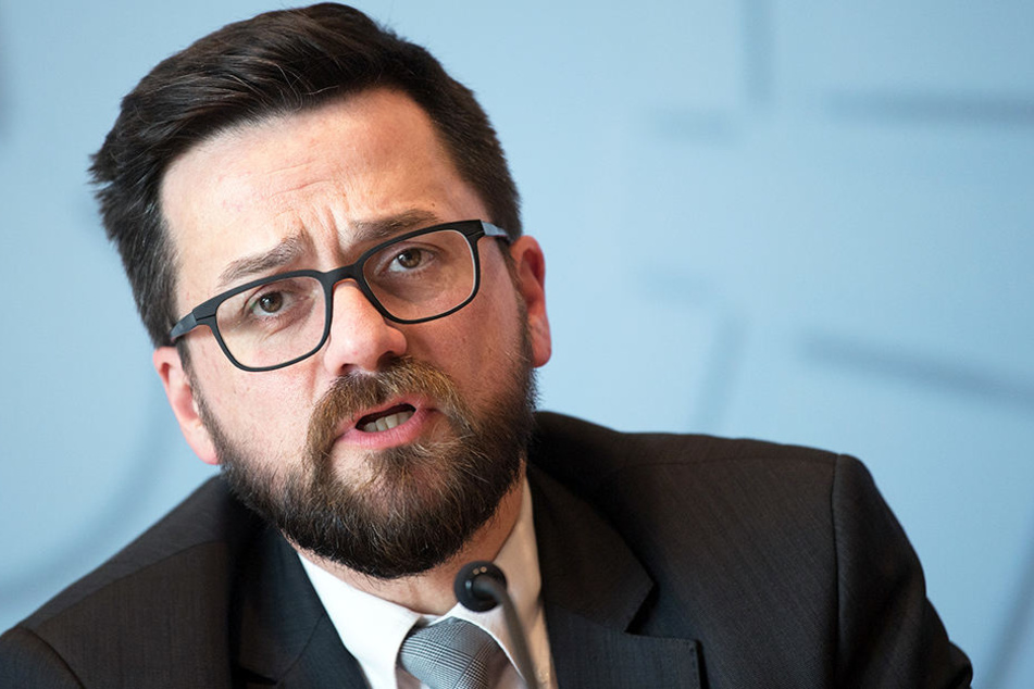 SPD-Justizminister Thomas Kutschaty wehrt sich gegen die Vorwürfe der CDU.