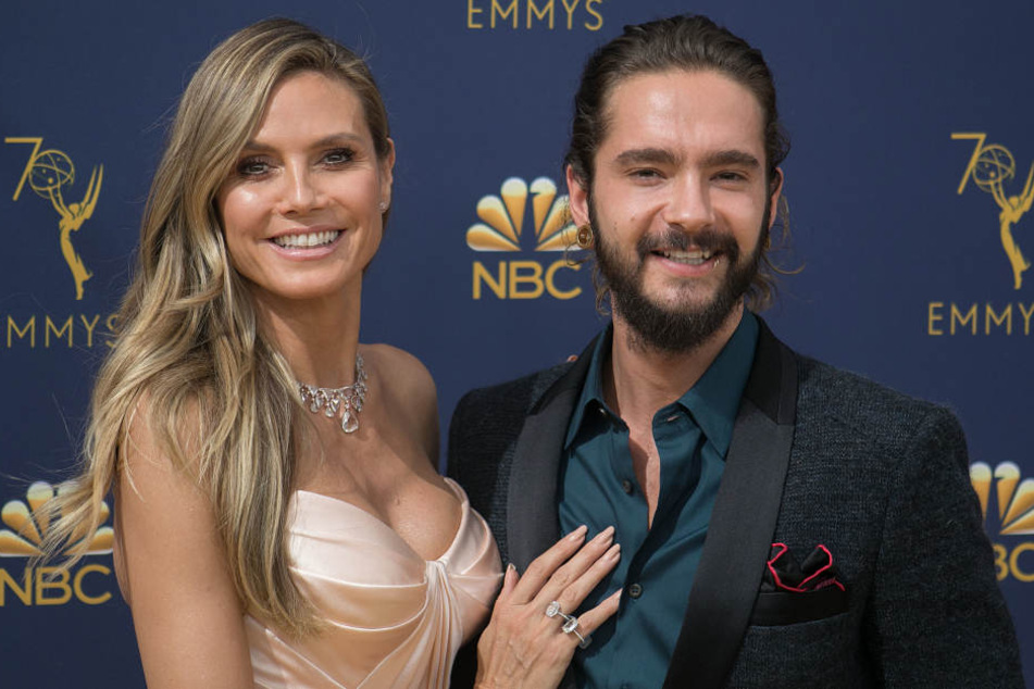 Heidi und Tom sind verlobt.