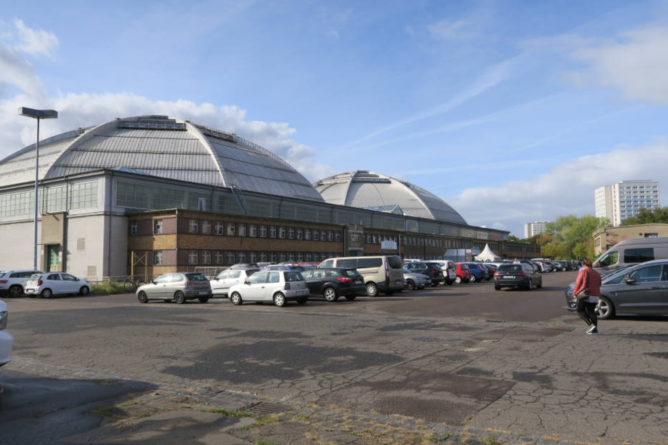 Die Eishalle im Leipziger Kohlrabizirkus musste am Mittwoch evakuiert werden.