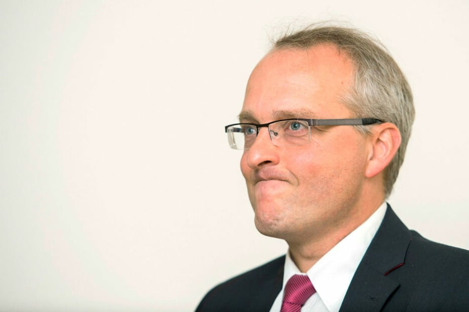 Von Anfang an umstritten: Landesbischof Dr. Carsten Rentzing (52) wurde 2015 erst im sechsten Wahlgang und mit nur einer Stimme Mehrheit gewählt.