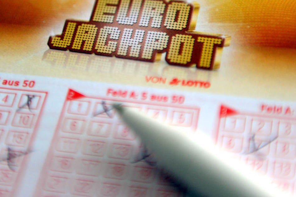 Der Einsatz des Paares lag bei 8,60 Euro. Nun ist es um 45 Millionen Euro schwerer.