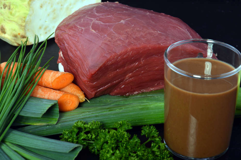 Was aussieht wie Kaffee, ist allerdings ein Smoothie aus Fleisch.